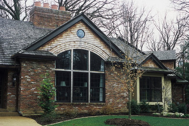Inspiration for a traditional exterior in St Louis.