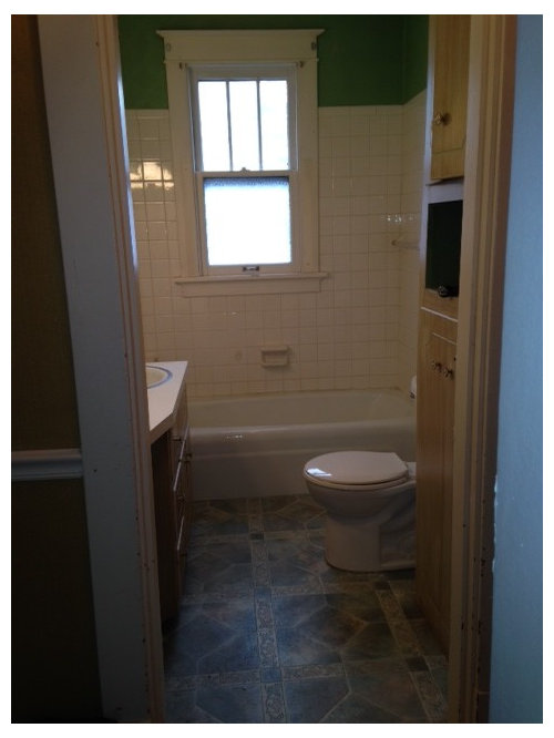 BEFORE PICTURES Edwardsville, IL Bathroom Remodel
