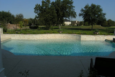 Example of a minimalist pool design in Houston