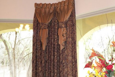 Inspiration for a transitional home design remodel in Dallas