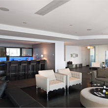 1st Floor Bar