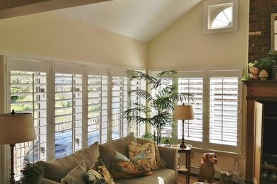 Inspiration for a coastal living room remodel in New York