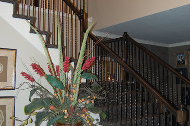 Example of an eclectic home design design in Kansas City