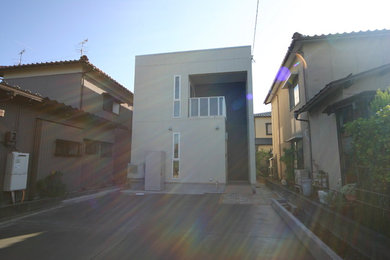 他の地域にあるモダンスタイルのおしゃれな住まいの写真