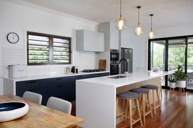Inspiration for a modern kitchen in Brisbane.