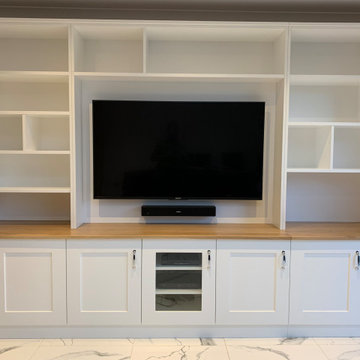 Large media unit with integrated TV and soundbar