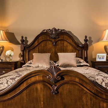 Jaquelyn Panel Bed