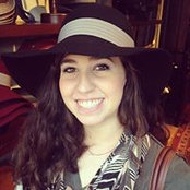 Kyle McKinnon's photo