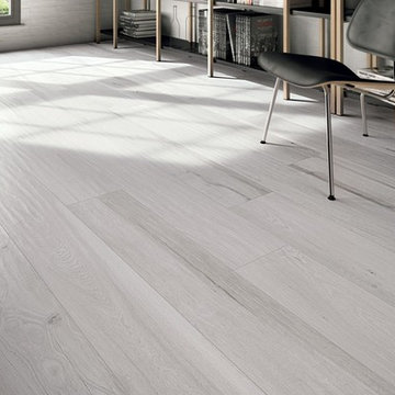 Wood-look tiles with auto-leveling technolgy
