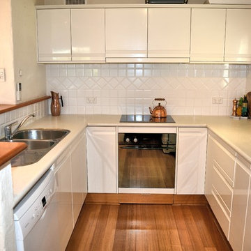 Swingin' South Perth - a million dollar sassy townhouse.