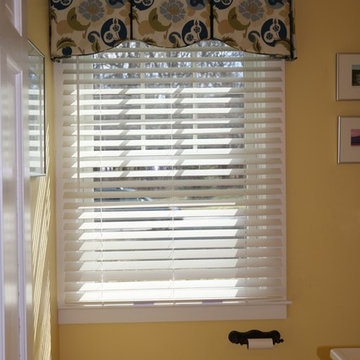 Wood blind with custom shaped box valance