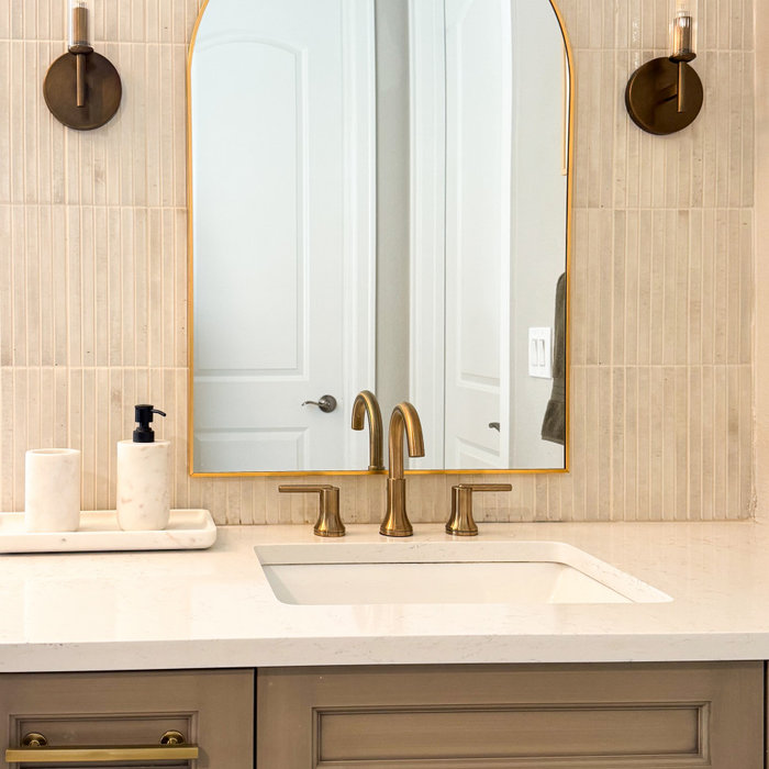 tiled vanity backsplash