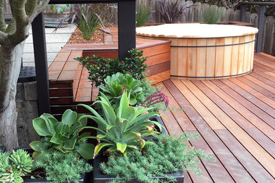 Small trendy backyard deck photo in San Francisco