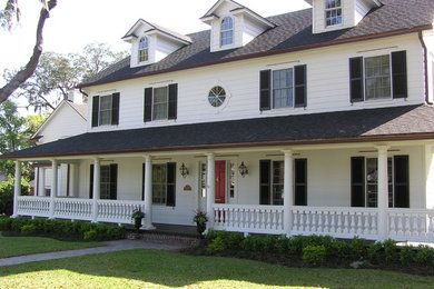 Inspiration for a timeless exterior home remodel in Orlando