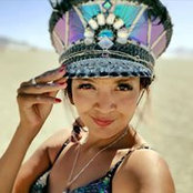 Daniela Flores's photo