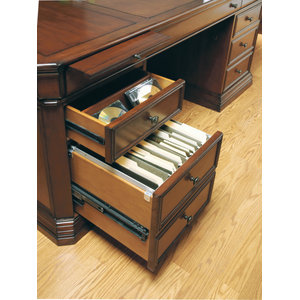 Hooker Furniture Telluride Wood Panel Executive Desk 563
