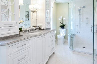 Example of a classic bathroom design in Philadelphia