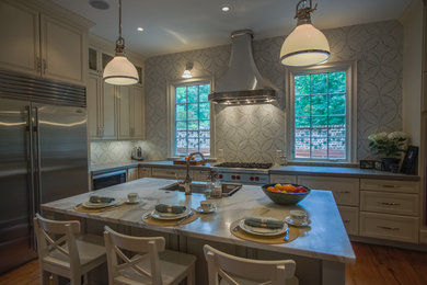 Inspiration for a timeless kitchen remodel in Atlanta