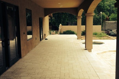 Inspiration for a timeless patio remodel in Phoenix