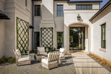 Transitional patio photo in Dallas