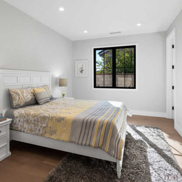 Contemporary meets Modern in Oak Park