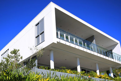 Photo of a contemporary exterior in Townsville.
