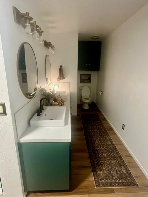 Long empty wall in bathroom