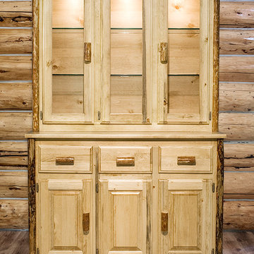 Glacier Country China Hutch w/ Sideboard