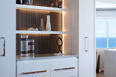 Home bar - contemporary home bar idea in Miami