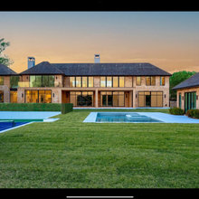 42 Top of the World - Exterior Aesthetic