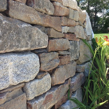 Mixed Fieldstone Retaining Wall