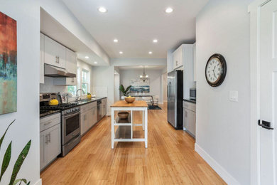 Kitchen - craftsman kitchen idea in Austin