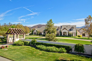 Exterior home idea in San Diego
