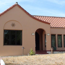 New view of the front and of the bathroom