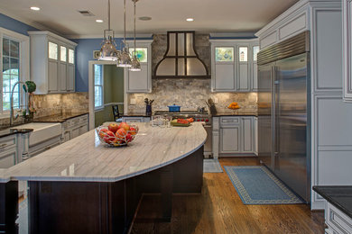 Transitional kitchen photo in DC Metro