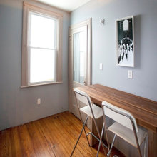 Foldable wall table/bench