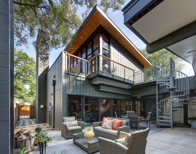 Contemporary Patio by Bruns Architecture