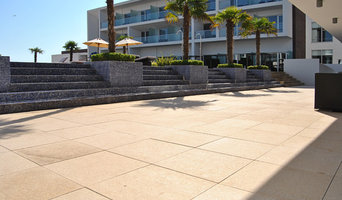 Yellow Lagos Meia-Praia Hotel