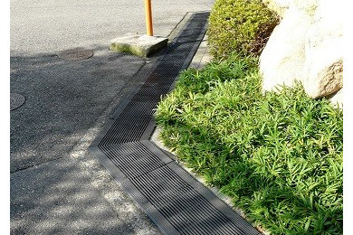 鋳鉄製の溝蓋
