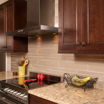 Tile with movement