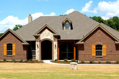 Inspiration for a craftsman home design remodel in Dallas