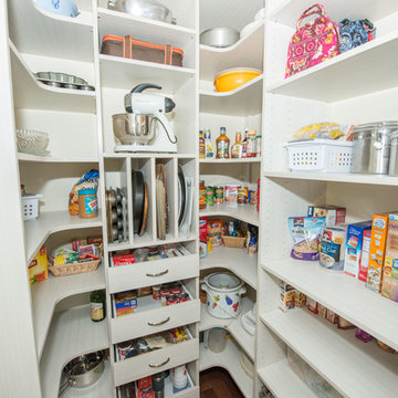 Bolig Pantry in Winfield