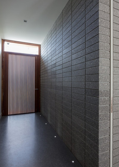 Modern Entry by Architecture Smith + Scully Ltd