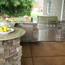outdoor grill/kitchen