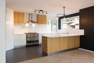 Inspiration for a modern kitchen in Hobart.