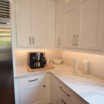 Striking Black and White Kitchen