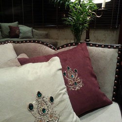 DeeDecors Exclusive Linen Collection - Products