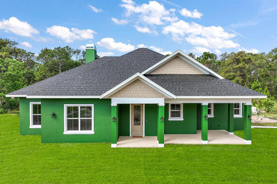 Example of a classic exterior home design in Orlando