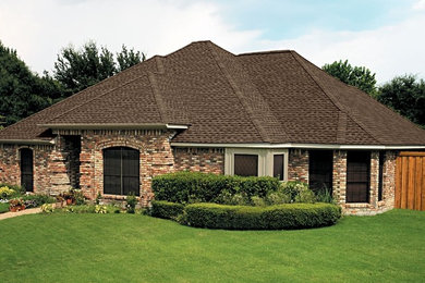 Inspiration for a timeless exterior home remodel in Tampa