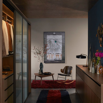THE URBAN MASTER CLOSET